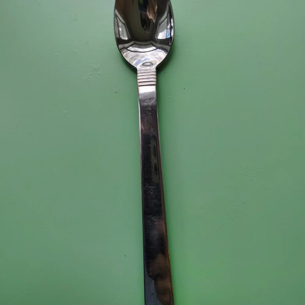 Oneida USA Raffia Stainless Steel Five Piece Silverware - Picture 9 of 9